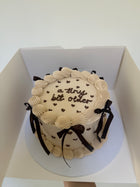 Vintage heart and bow cake